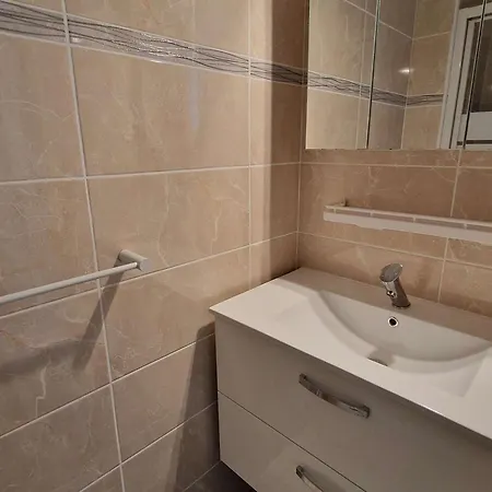 Lejlighed T3 Au Rdc Avec Piscine, Terrasse Et Parking - 6 Pers, Proche A - Fr-1-387-210 *