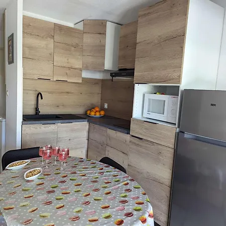 T3 Au Rdc Avec Piscine, Terrasse Et Parking - 6 Pers, Proche A - Fr-1-387-210 شقة مارسيلان