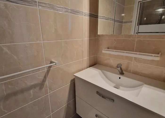 Apartment T3 Au Rdc Avec Piscine, Terrasse Et Parking - 6 Pers, Proche A - Fr-1-387-210 *
